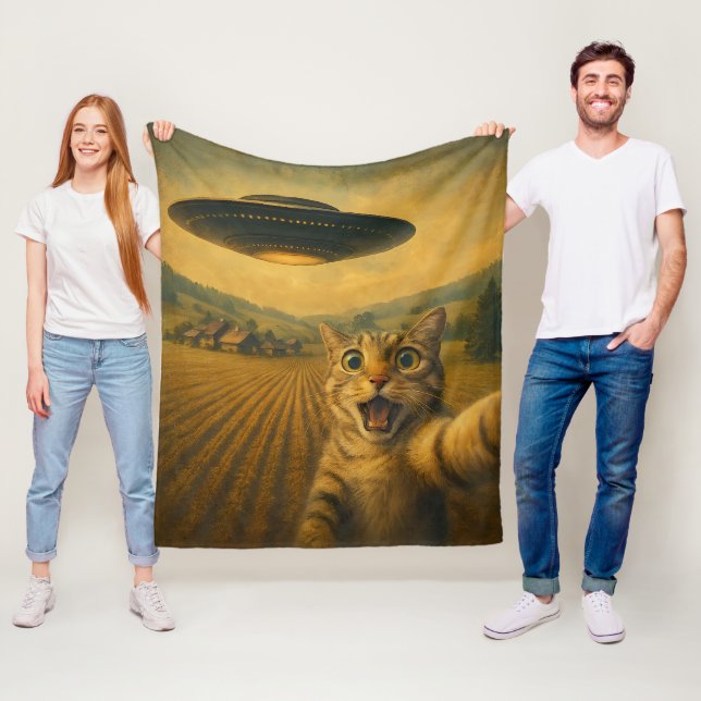 Kattselfie med UFO-fina kattgåvor Fleecefilt (På plats)