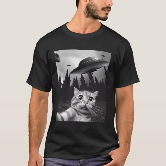 Kattselfie med Ufos T Shirt (Framsida)