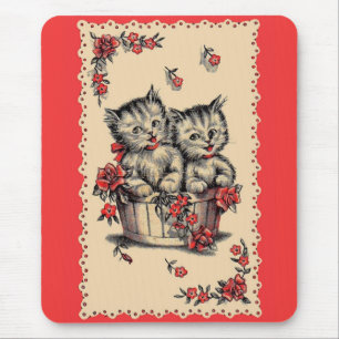 Kattungar i en blomma i basket musmatta
