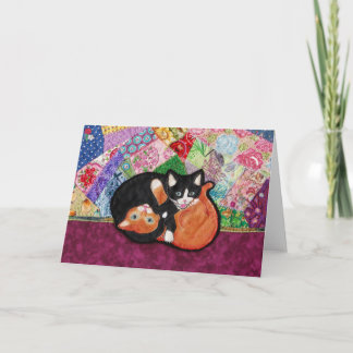 Kattungar som leker på täcke -- tomt hälsningkort kort