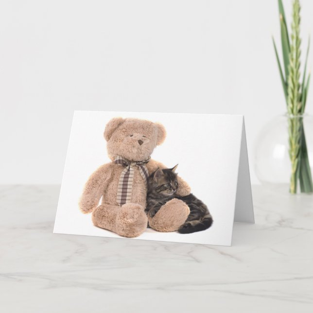 kattunge i armen av en nalle kort (Framsida)