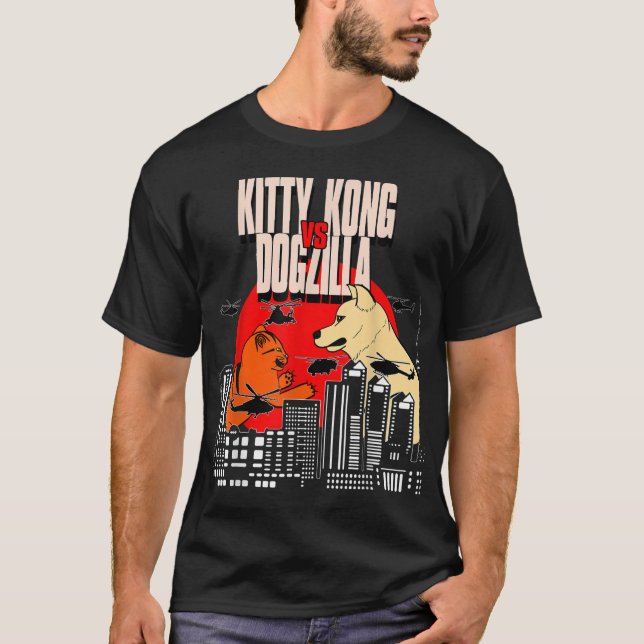 Kattunge Kong jämfört med Dogzilla Funny Tokyo Jap T Shirt (Framsida)