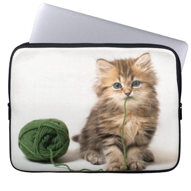Kattunge med grönt garn laptop sleeve (Framsidan)