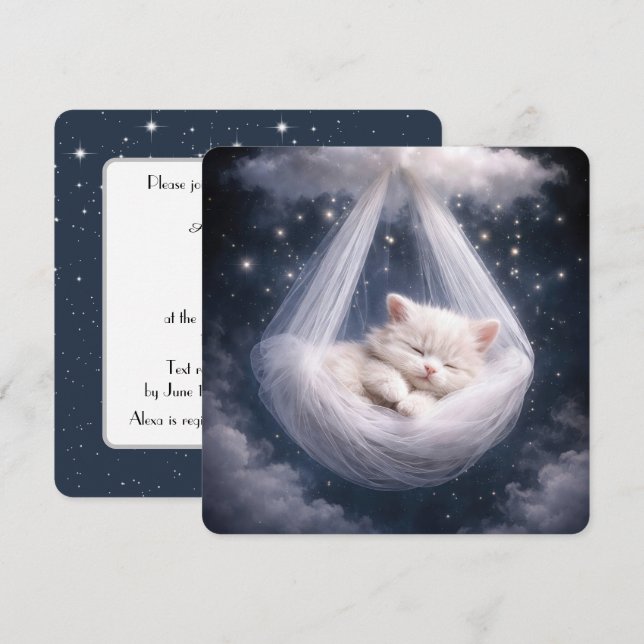 Kattunge som hänger från en tyllhammock och moln inbjudningar (Fram/baksida)