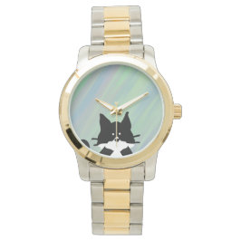 Kattunge täcker mun med bakgrund armbandsur