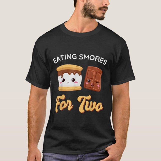 Kawaii äter Smores för två graviditetsannonsering T Shirt (Framsida)