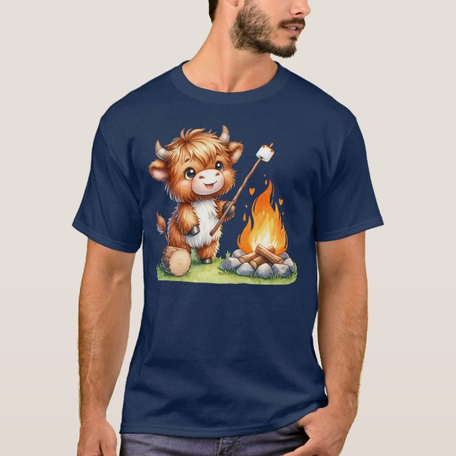 Kawaii Camping Highland Cow Roasting Marshmallow T Shirt (Framsida)