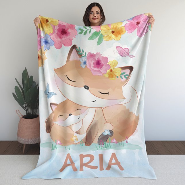 Kawaii Fox med blommor med eget namn Fleecefilt (Kawaii Fox with Flowers with Custom Name Fleece Blanket)