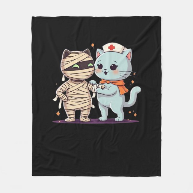 Kawaii Halloween Pals Mummy & Nurse cat Oversized Fleecefilt (Framsidan)