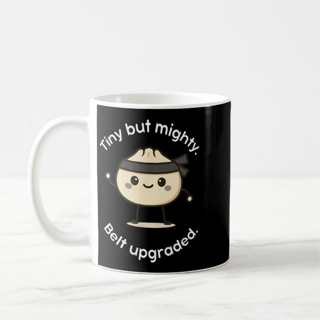 Kawaii kampsport blå bälte Dumpling karate Kaffemugg (Vänster)