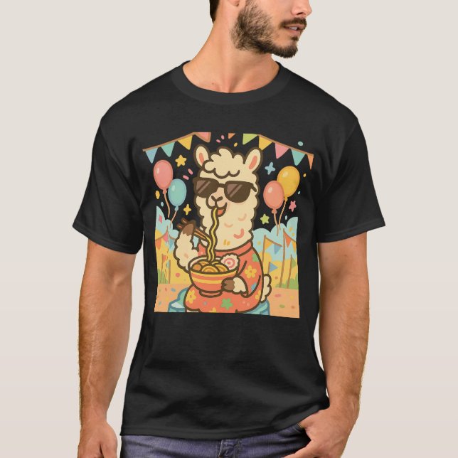 Kawaii Llama Eating Ramen - Cute Festival Food T Shirt (Framsida)