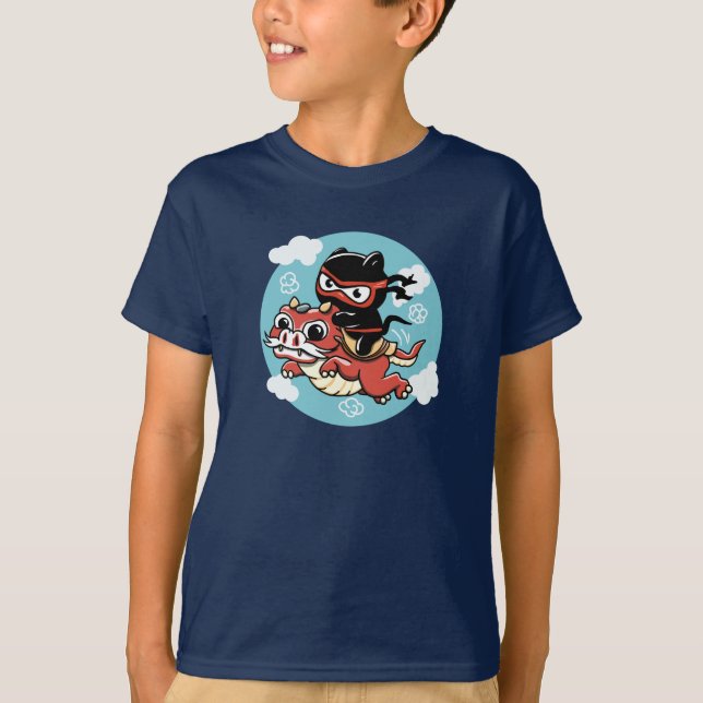 Kawaii Ninja Cat Riding a Red Dragon T Shirt (Framsida)