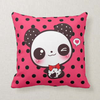 Kawaii panda på svart polka dots kudde