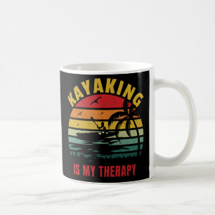 Kayaking är min terapi utomhus kaffemugg