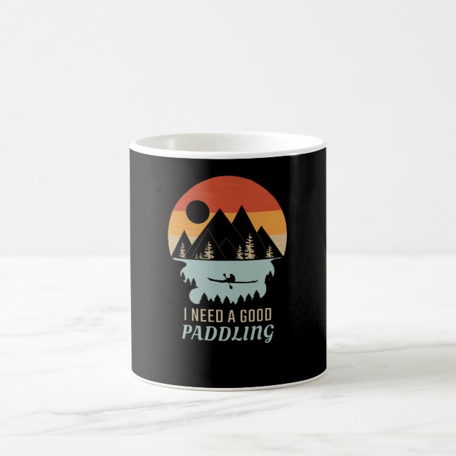 Kayaking Mountains Retro Kaffemugg (Center)