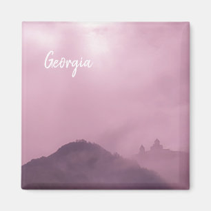 Kazbegi Georgien Gergeti kyrka Bergslandskap Magnet