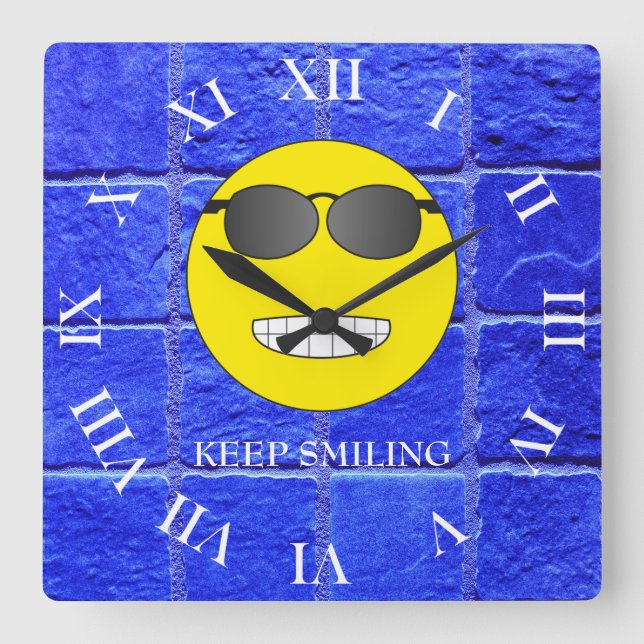 Keep Smiling Fyrkantig Klocka (Framsida)