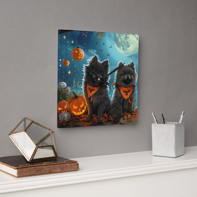 Keeshond Halloween Kuslig Fyrkantig Klocka (Kontor)