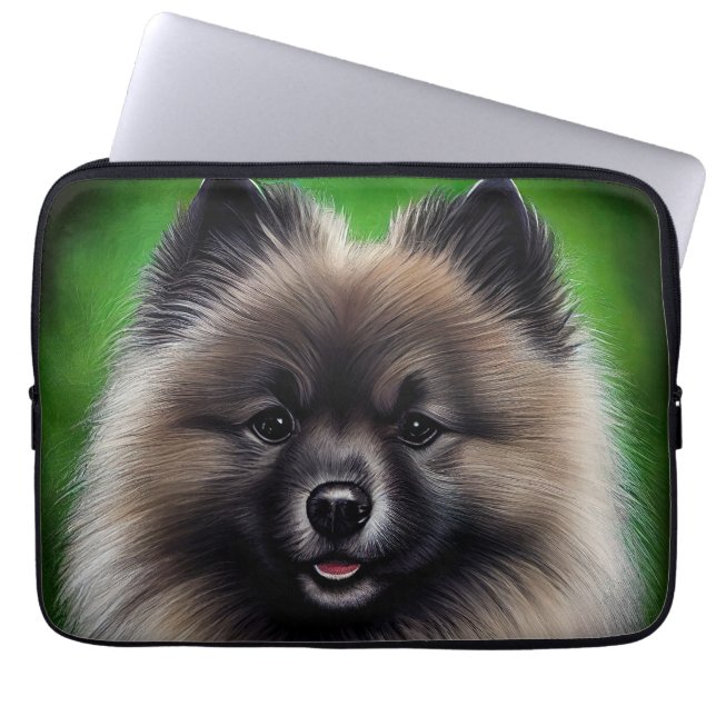 Keeshond Hund i St. Patrick Dress Laptop Fodral (Framsidan)