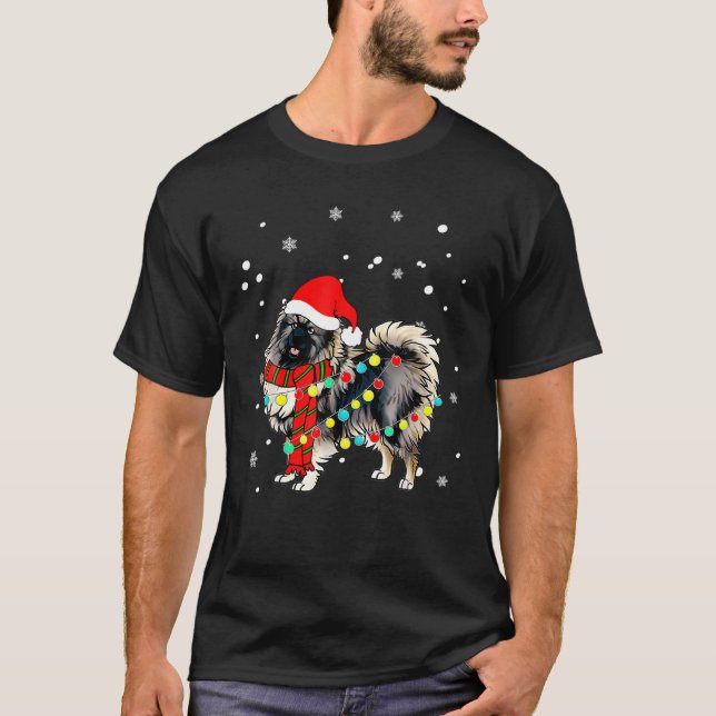 Keeshond Hund Santa Hat jul Hund Light Träd Xm T Shirt (Framsida)