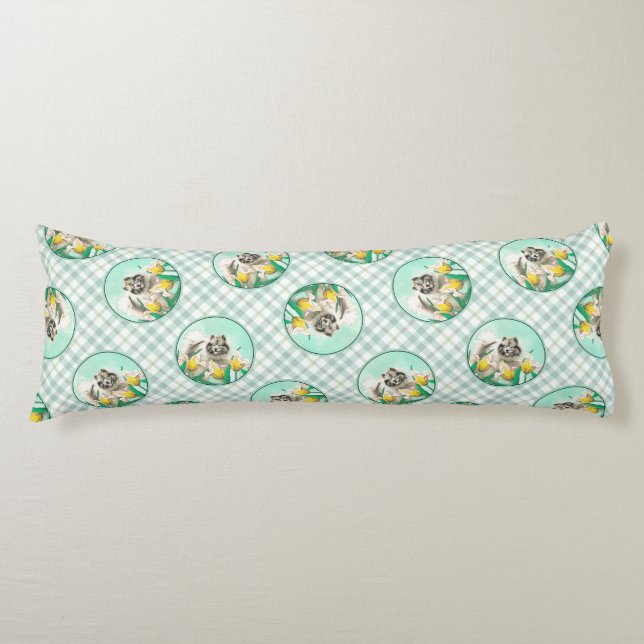 Keeshond Painting in Tulips Cute Original Hund Art Kroppskudde (Framsidan)