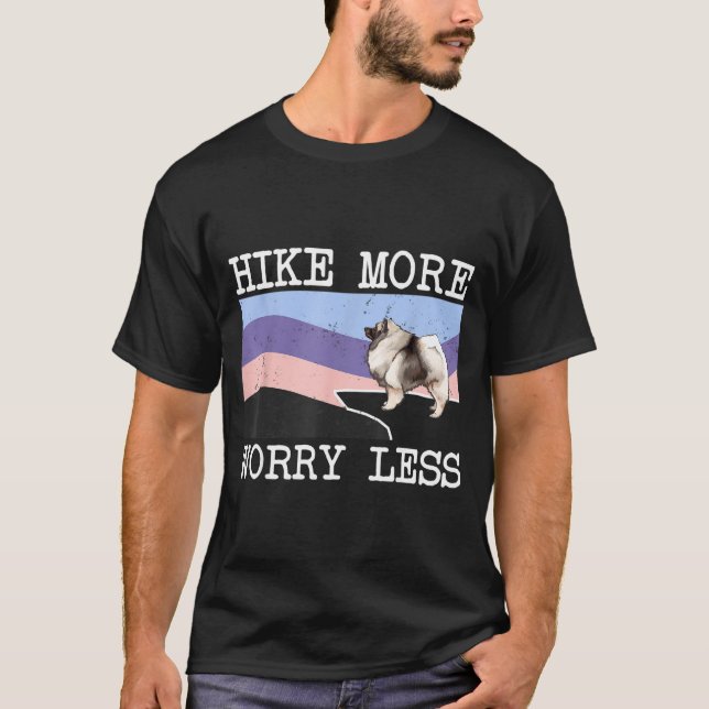 Keeshond vandring mer oro mindre grafisk vandring  t shirt (Framsida)