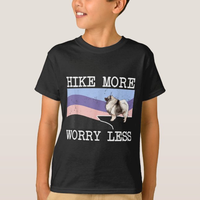 Keeshond vandring mer oro mindre grafisk vandring  t shirt (Framsida)
