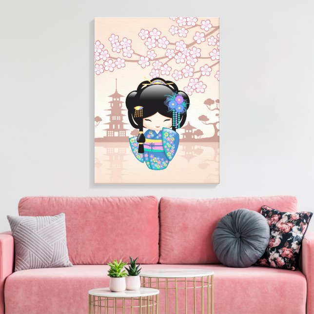 Keiko Kokeshi Docka - Blå Kimono Geisha Flicka Canvastryck (Insitu (Vardagsrum))