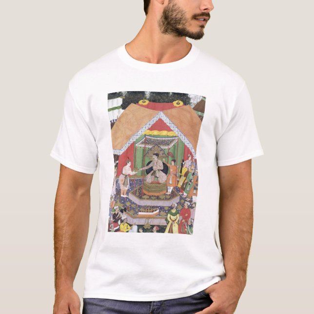 Kejsaren Akbar (r.1556-1605) underhöll vid hans T Shirt (Framsida)