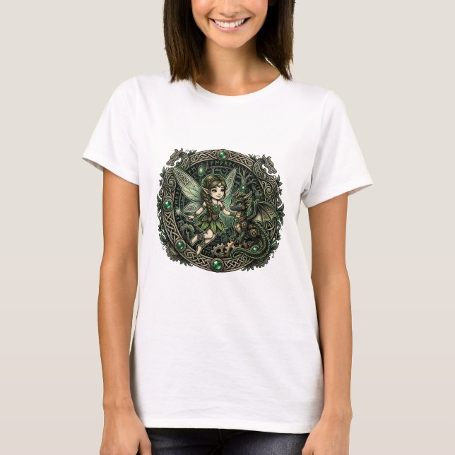 Keltisk Smaragdälva & Drak – Förtrollad Fantasy. T Shirt (Framsida)