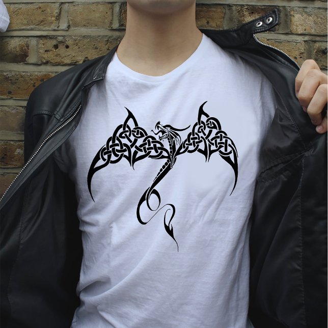 Keltisk tribal drake knutarbete svart vitt fantasy t-shirt (Skapare uppladdad)
