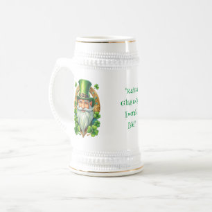 Keltiskt symbol Höj ett glas till den smaragdfärga Sejdel