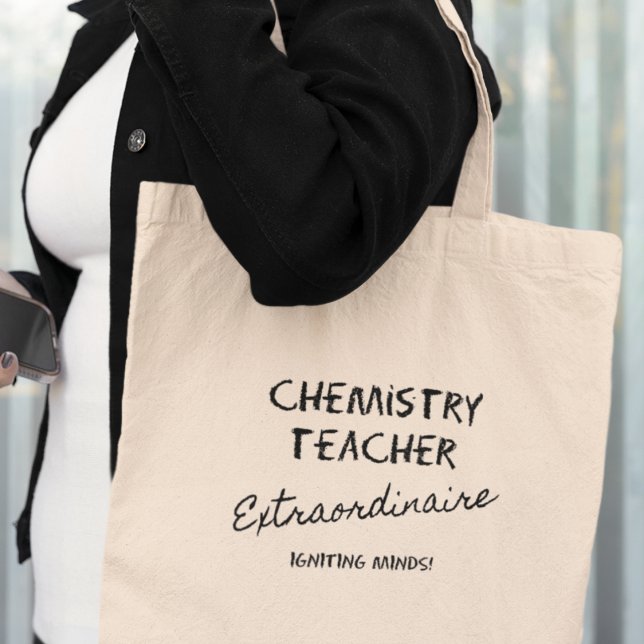 Kemilärare Extraordinaire Trevlig Present Tygkasse (Shop now and make a stylish statement while celebrating your role as a chemistry educator!)