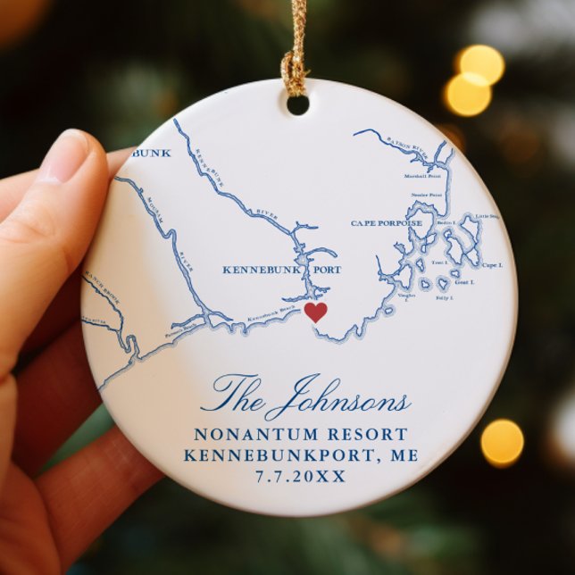 Kennebunkport Maine Karta Bröllop Photo jul Julgransprydnad Keramik (Kennebunkport Maine Newlywed Christmas Ornament Gift with Map and Photo from Coastal Map Designs)
