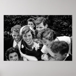 Kennedy Family Embracing i Bröllop Poster