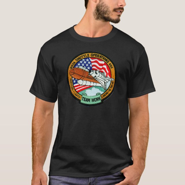 Kennedy utrymmeCenterShuttle funktioner Tee Shirt (Framsida)