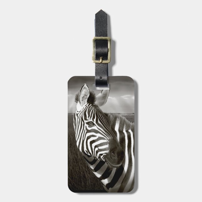 Kenya. Svart & vitt av zebra och slätt. Bagagebricka (Vertikal Framsida)