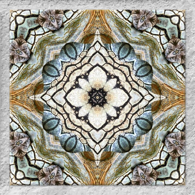 Keramiska plattor för geometrisk mosaik kakelplatta (Ceramic tile featuring a geometric design based on original animal skin prints)