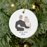 Keramiska prydnadsföremål med grov och groom julgransprydnad keramik<br><div class="desc">Den här prydnadsformen har en söt illustration av brud & groom. Om du vill göra en mer avancerad anpassning av den här designen,  t.ex. ändra layout,  teckensnitt eller storlek text,  klickar du på knappen "CUSTOMIZE" ovan. Kontakta mig om du vill ha några frågor!</div>