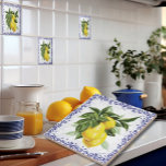 Keramiskt plattor med Lemons Blue Toile Kakelplatta<br><div class="desc">ring en liten tuff Medelhavscharm till ditt hem med vår populäraste keramiska plattan mellan Europa och stil, som finns i 4, 25 x 4, 25 eller 6 x 6 tum. Den här vibrerande designen har skarpa citroner som är kapslade mellan lush grönt löv, framtagna av en ornate marinblå rocka gräns....</div>