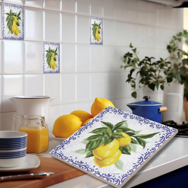 Keramiskt plattor med Lemons Blue Toile Kakelplatta (European Italian French Countryside Lemons Kitchen Tile with Blue Toile signed by the artist)