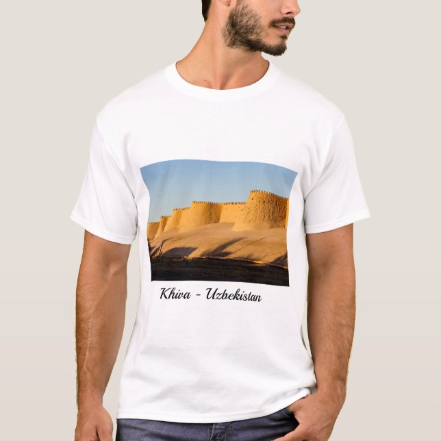 Khiva City Wall - Uzbekistan, Centralasien T Shirt (Framsida)