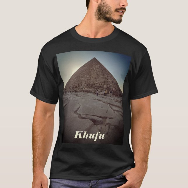 Khufu's Pyramid in Giza T Shirt (Framsida)