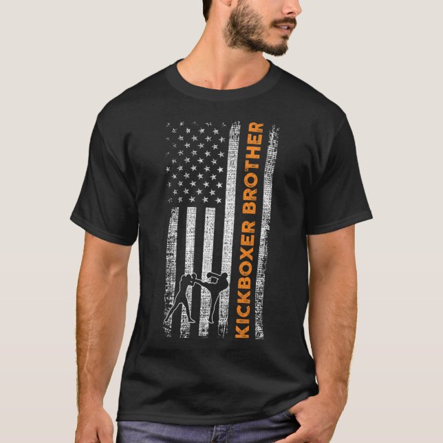 Kickboxande Bror  T Shirt (Framsida)