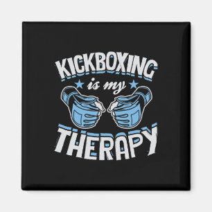 Kickboxning är min terapi Roligt boxning Karate Ma Magnet