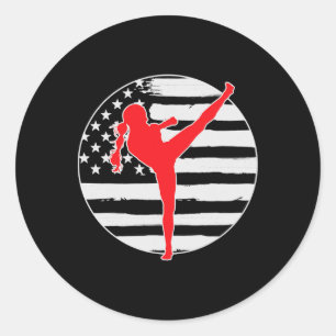 Kickboxningsflicka Usa Flagga 4:e Juli  Runt Klistermärke
