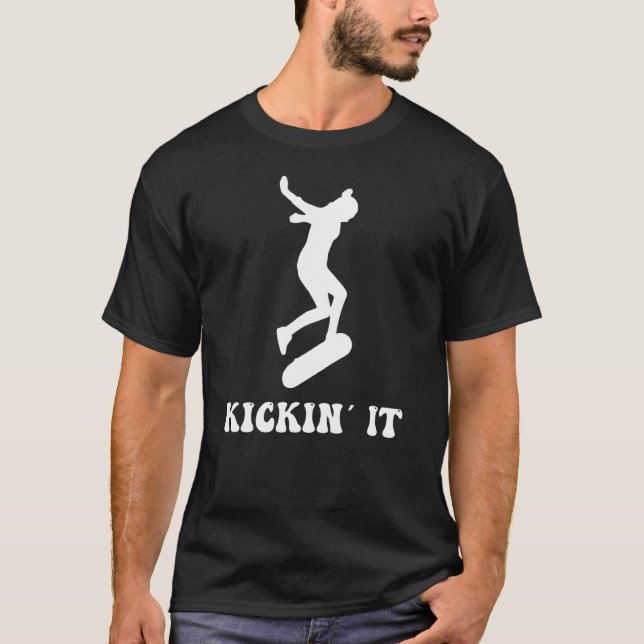 Kickin’ it Skateboarding Sayed Skater T Shirt (Framsida)