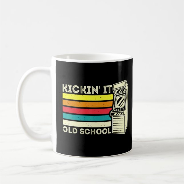 Kickins gamla Retro-spelspelare för 80-talarspel i Kaffemugg (Vänster)