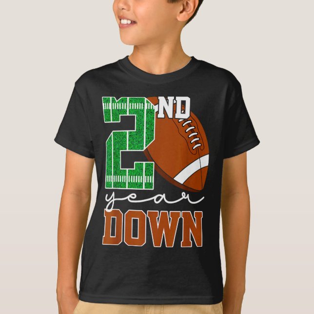 Kids 2nd Year Down Football Birthday Boy Party 2 Y T Shirt (Framsida)