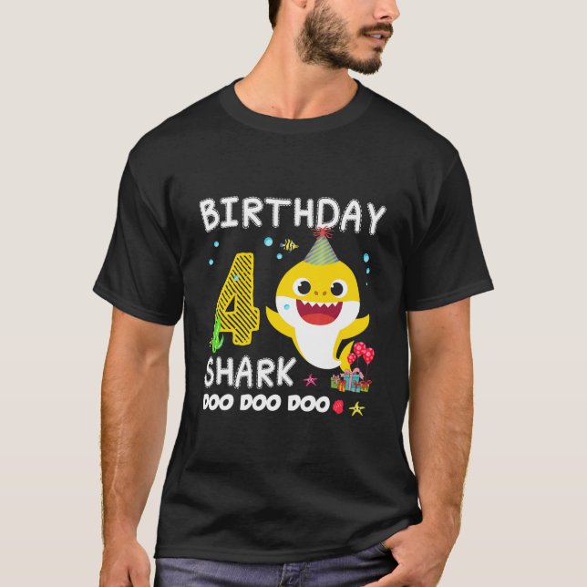 Kids Baby Shark 4e födelsedagen Boy Girl 4-årig G T Shirt (Framsida)